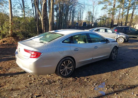 2017 Buick Lacrosse Essence z USA, uszkodzony, nr VIN 1G4ZP5SS0HU160586